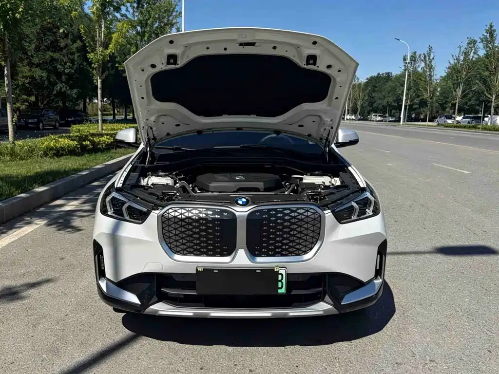 BMW iX1 2024 — фото 17