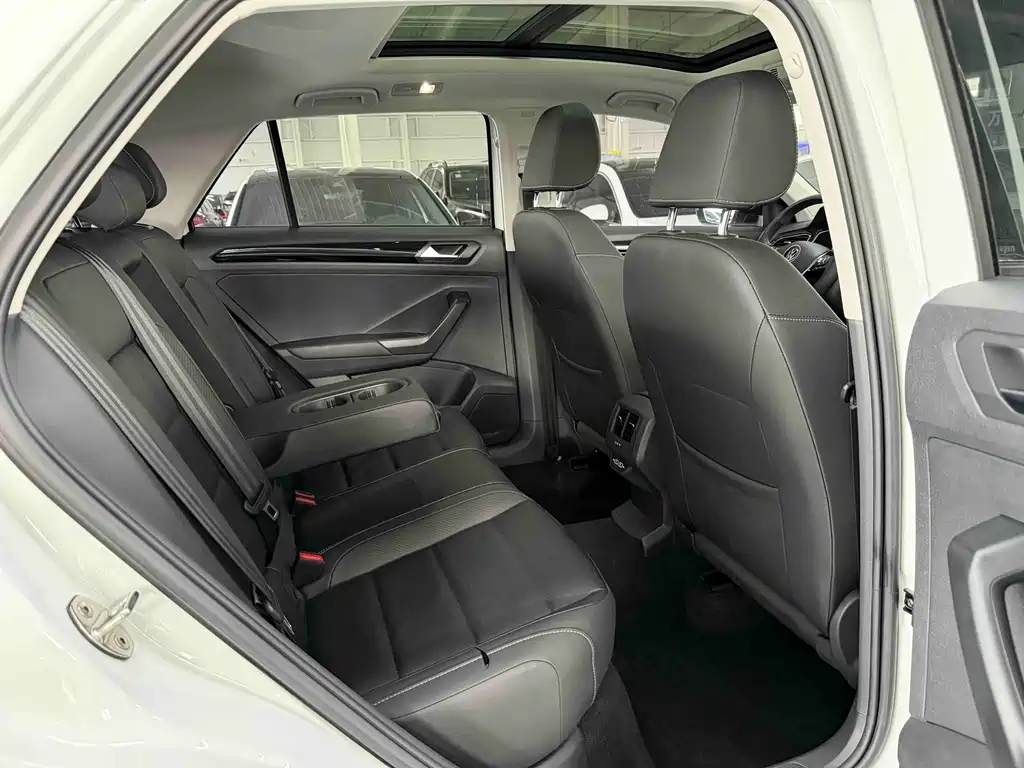 Volkswagen T-Roc 2022 — фото 16