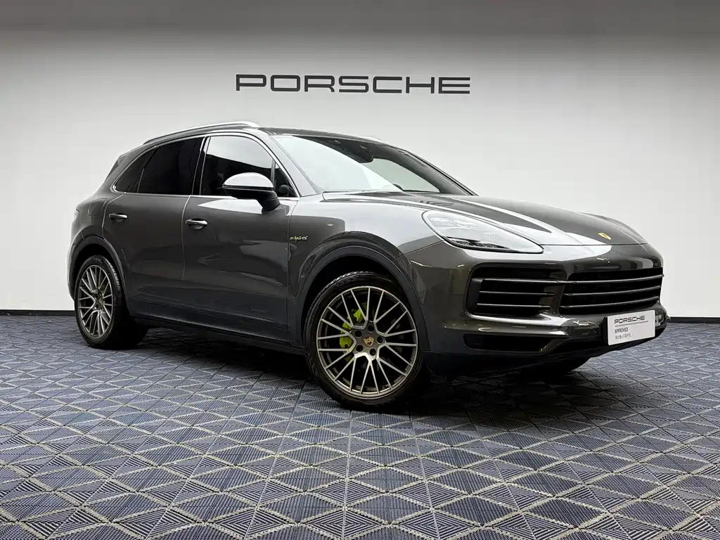 Porsche Cayenne Hybrid 2022 — фото 15