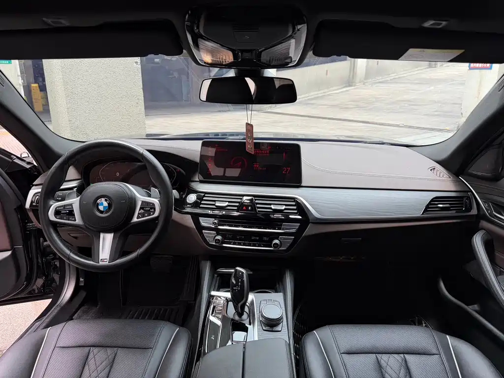 BMW 5 Series 2021
