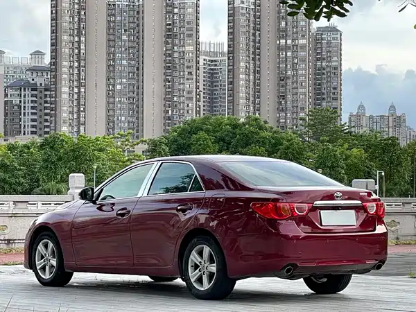 Toyota Reiz 2011