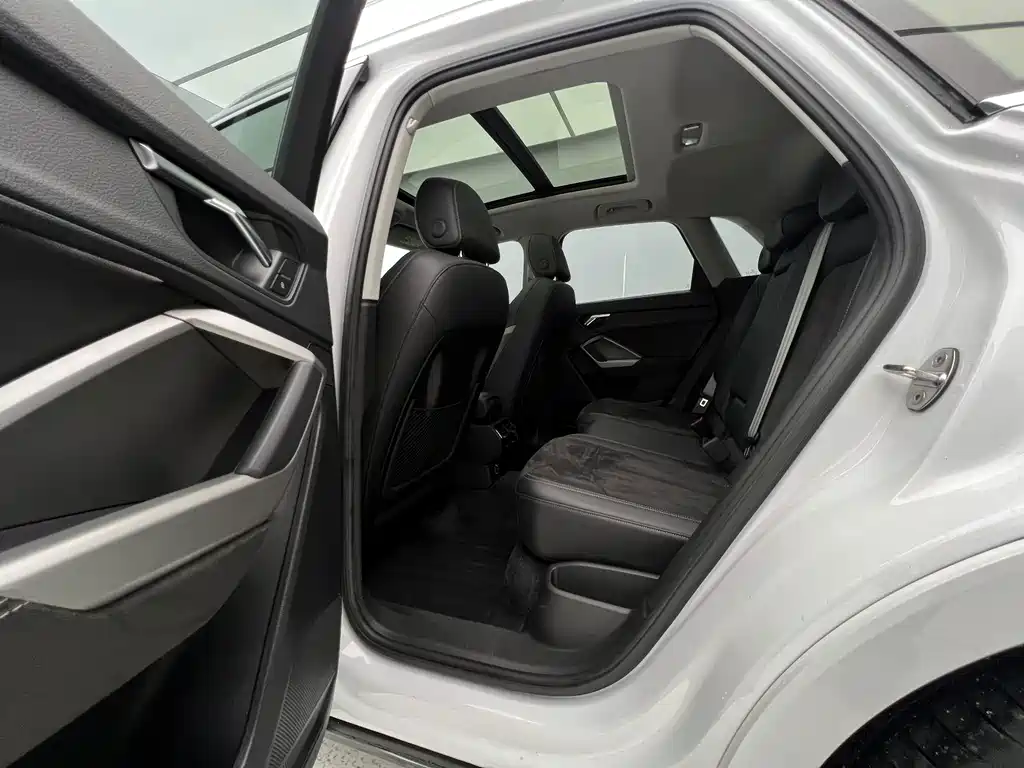Audi Q3 2022 — фото 11