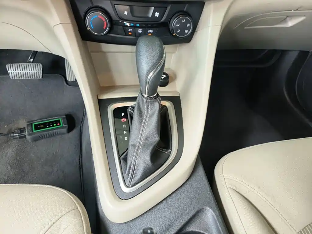 Buick Excelle 2015 — фото 14