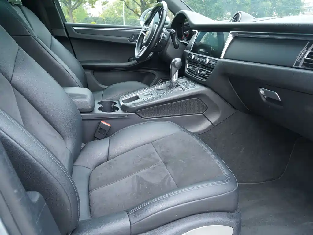 Porsche Macan 2021 — фото 10