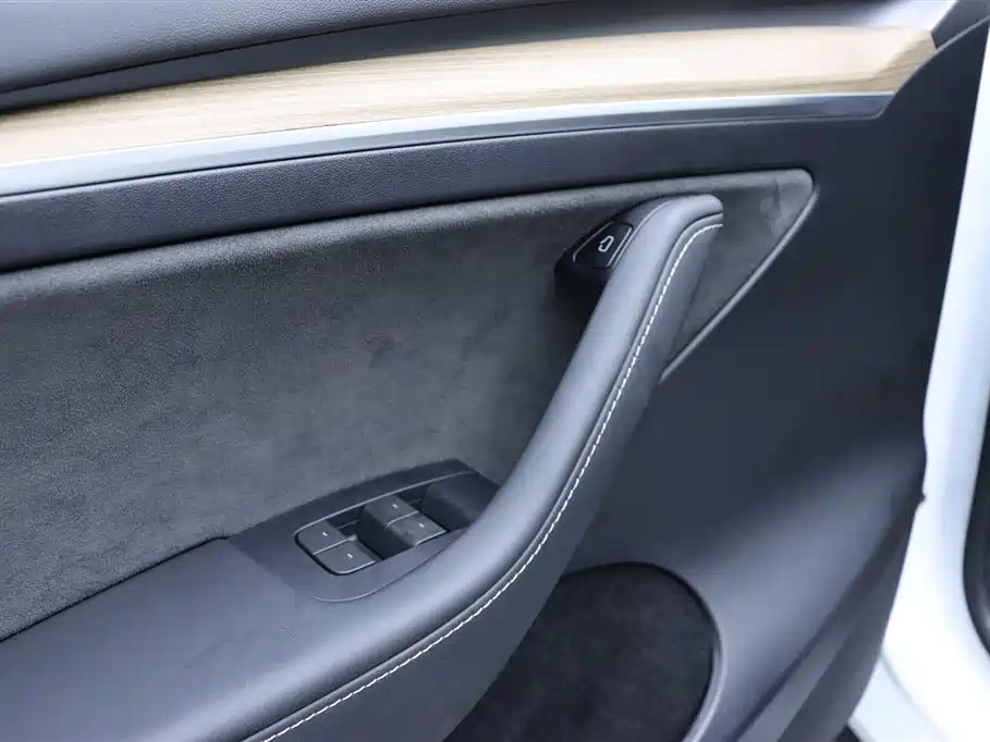 Tesla Model Y 2022 — фото 10