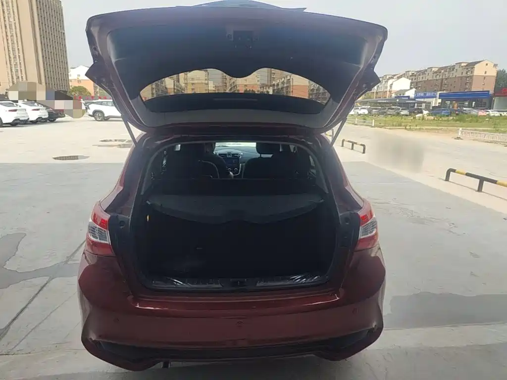 Nissan Tiida 2019 — фото 19