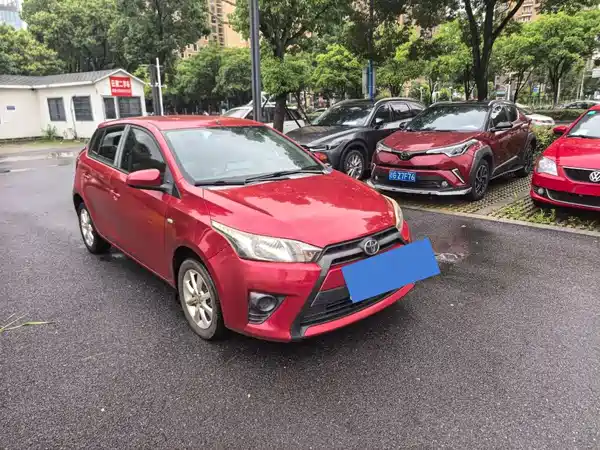 Toyota Yaris L 2014