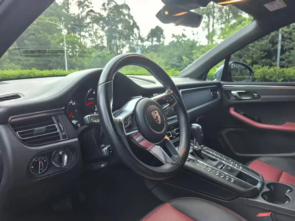 Porsche Macan 2019 — фото 12