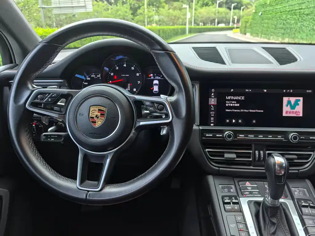 Porsche Macan 2019 — фото 8