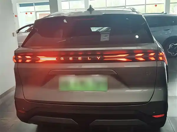 Geely Galaxy L7 2023