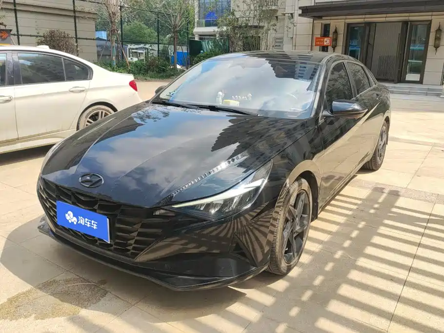 Hyundai Elantra 2022