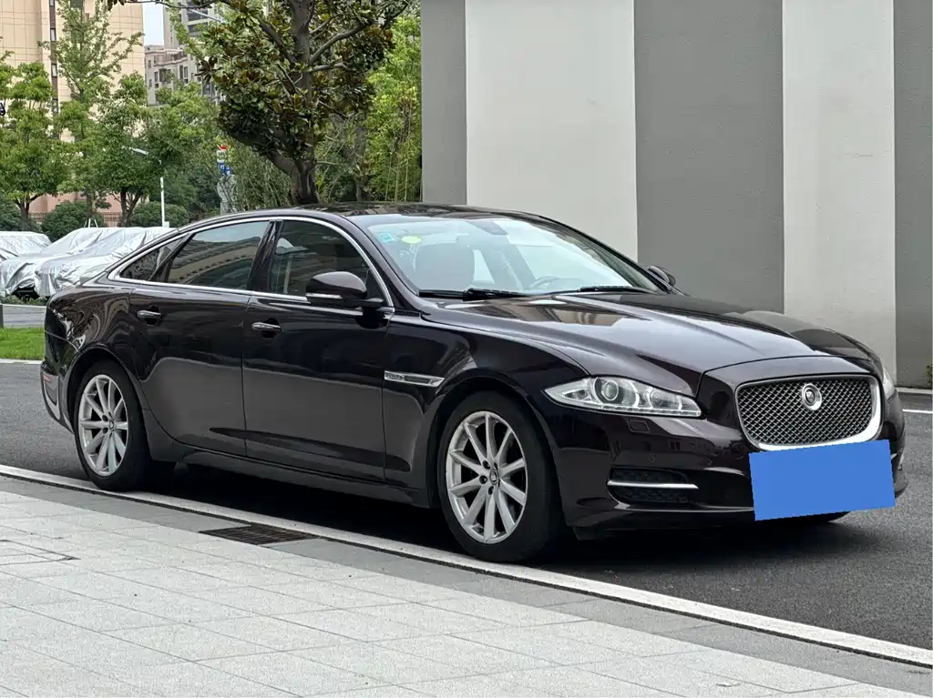 Jaguar XJ 2012