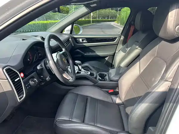 Porsche Cayenne 2023