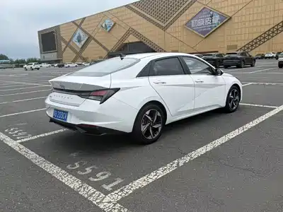 Hyundai Elantra 2022