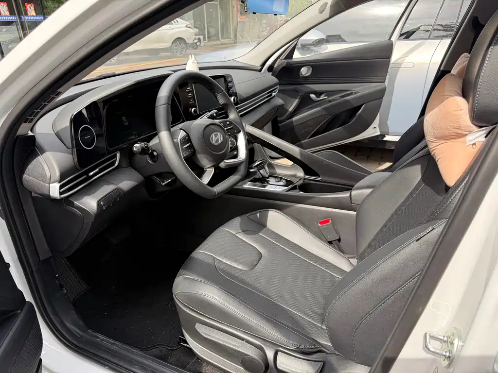 Hyundai Elantra 2026