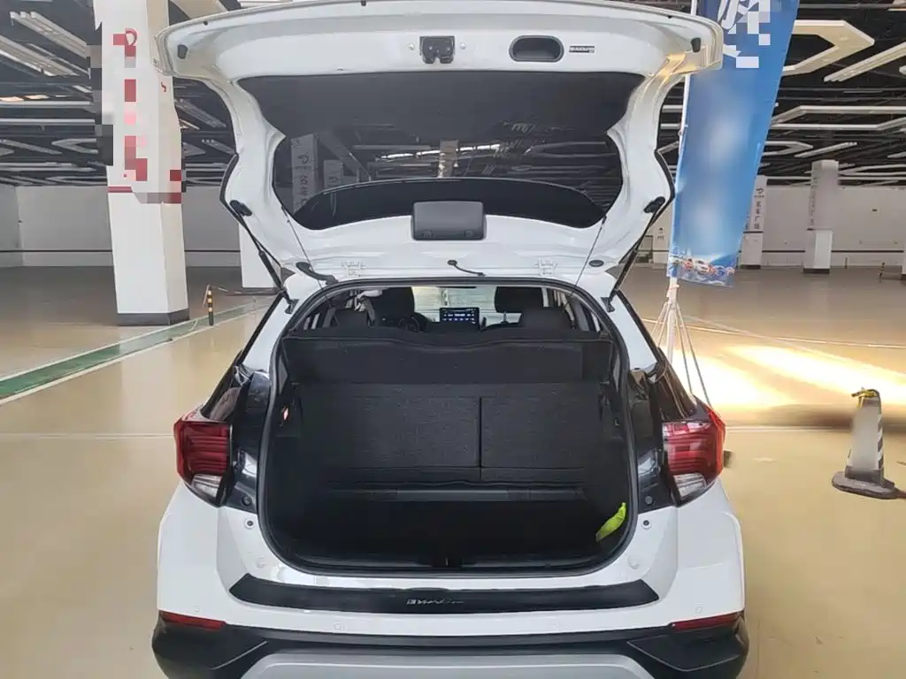 Toyota Yaris L 2020 — фото 19