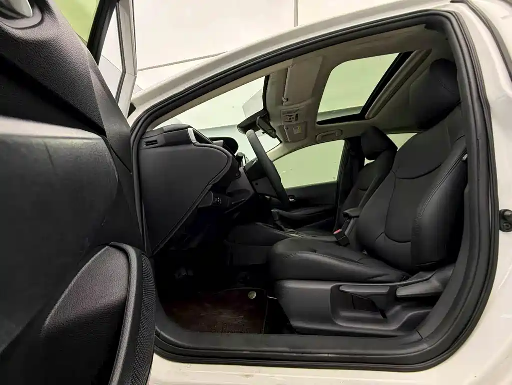Toyota Corolla 2022 — фото 13