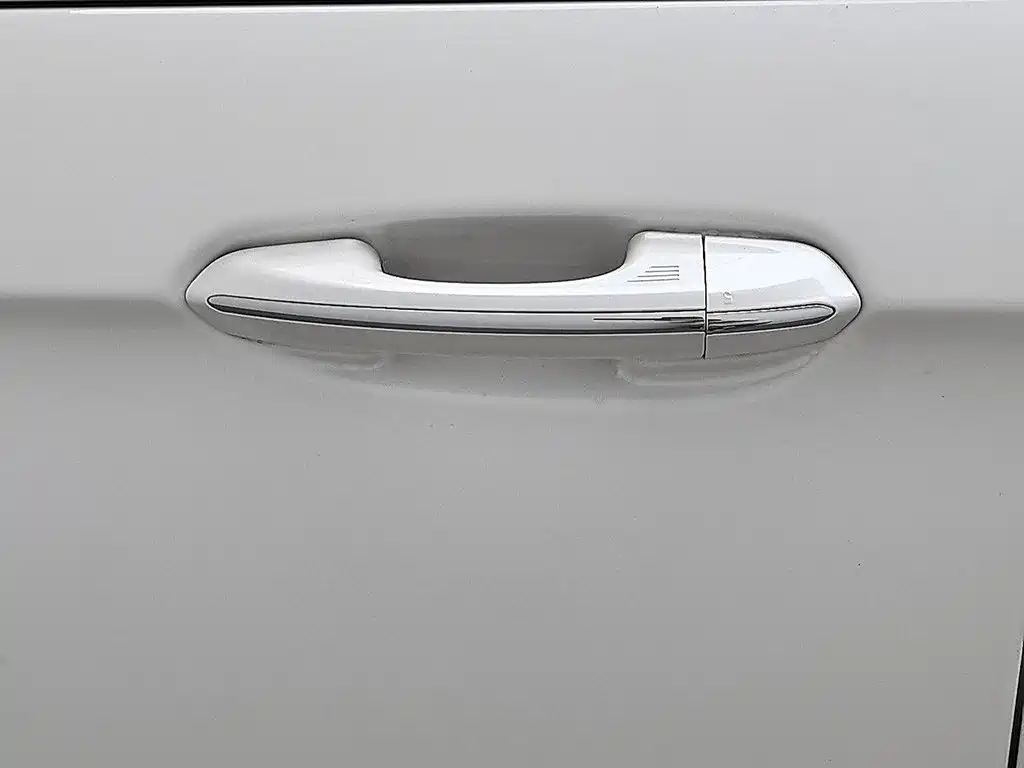 Ford Edge 2023 — фото 18