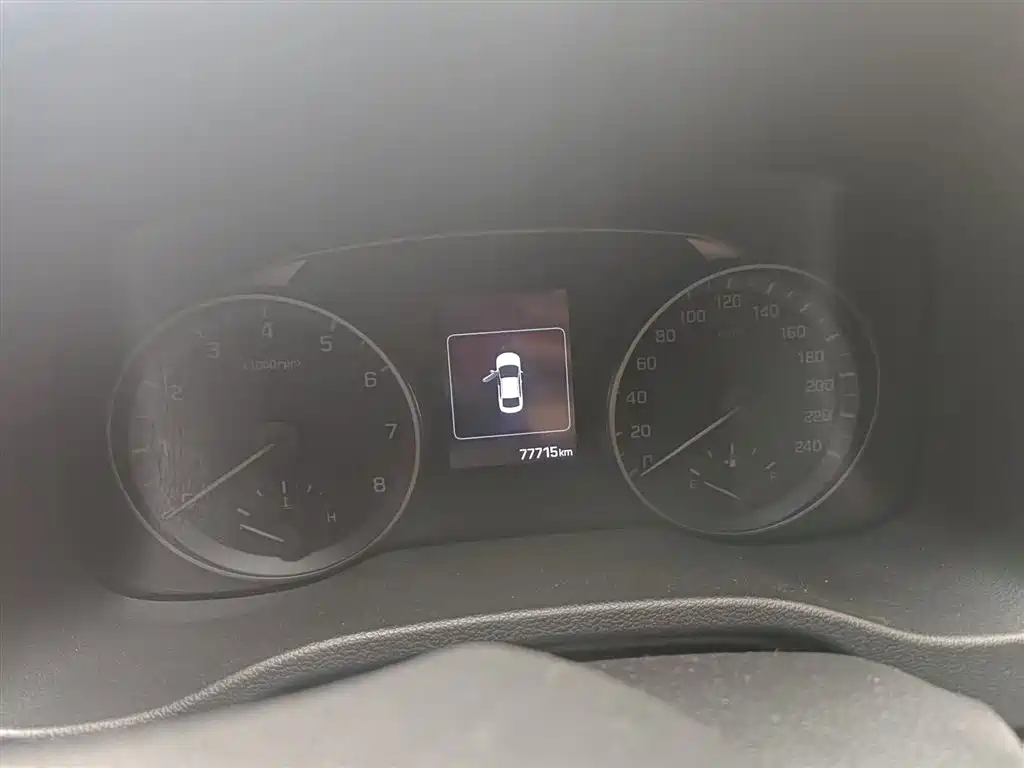 Hyundai Elantra 2018 — фото 12