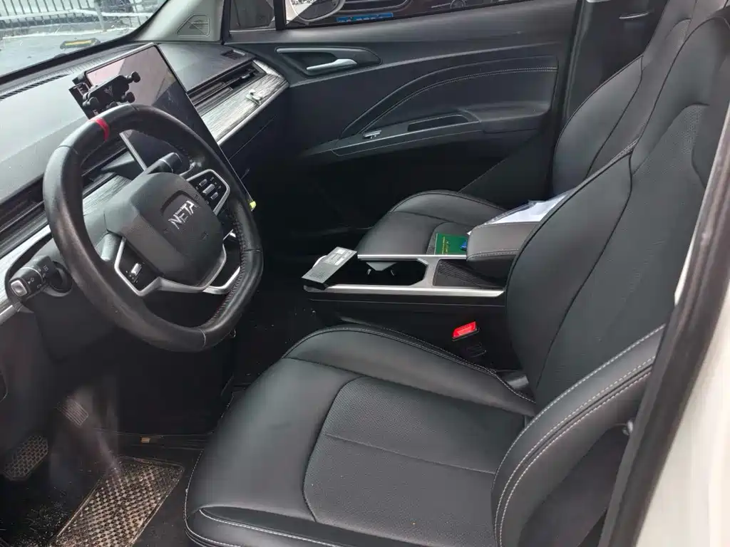 Neta V 2022
