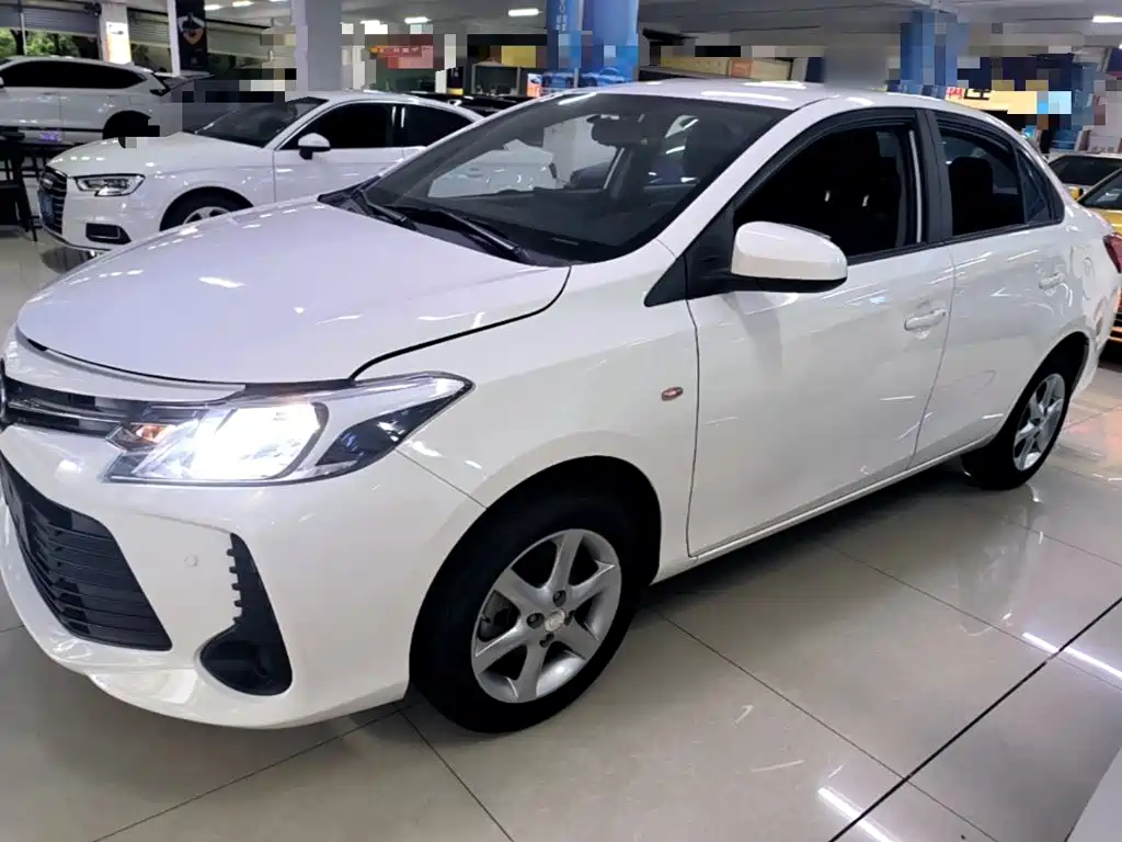 Toyota Vios 2022 — фото 1