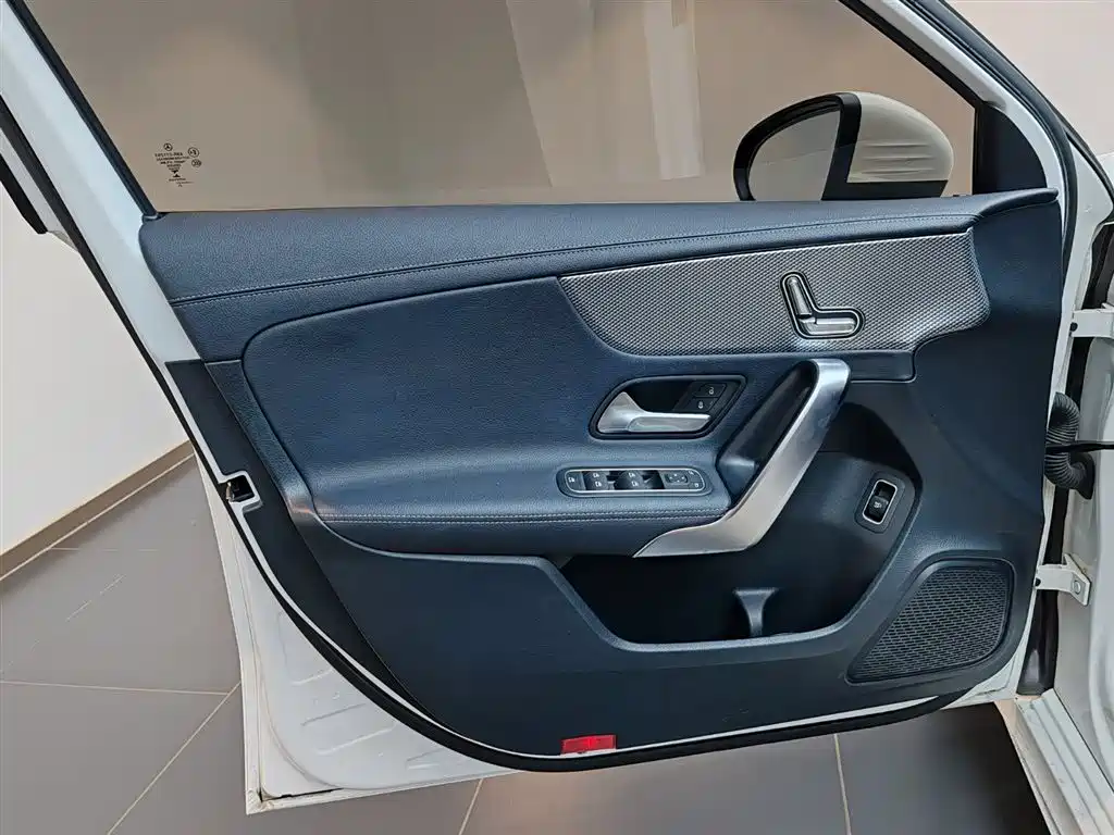 Mercedes-Benz A-Class 2021 — фото 12
