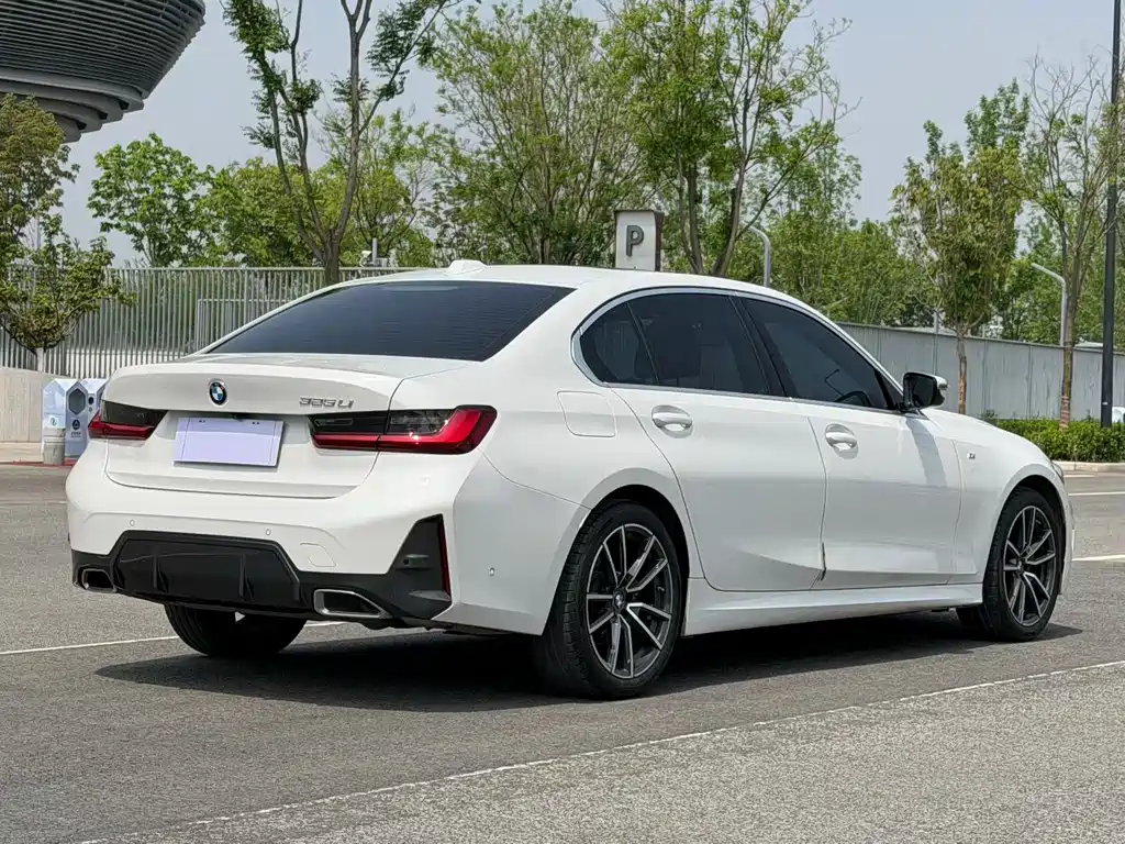 BMW 3 Series 2024