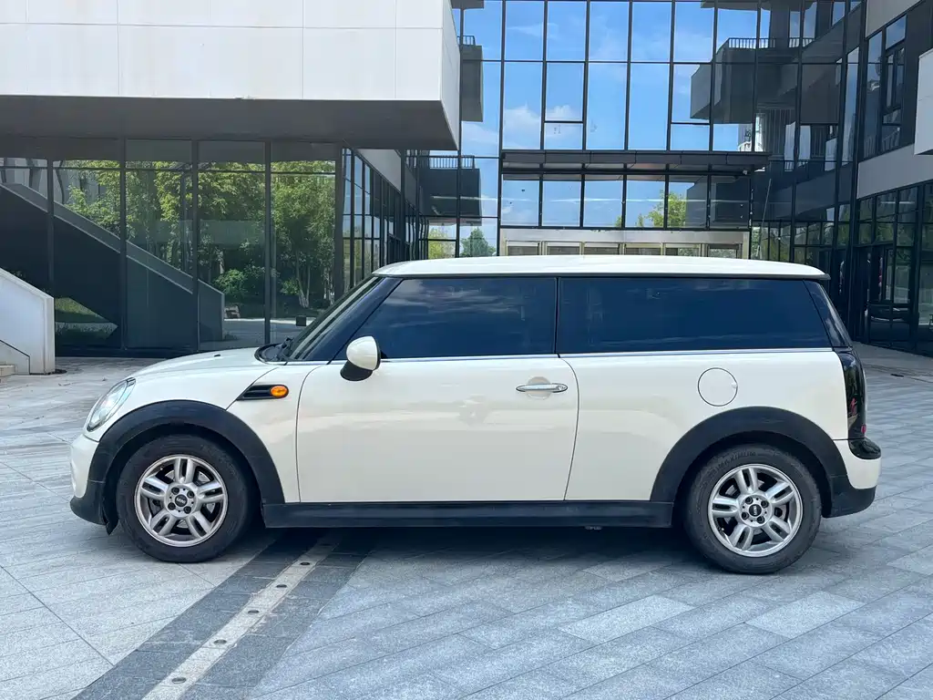 MINI Clubman 2013