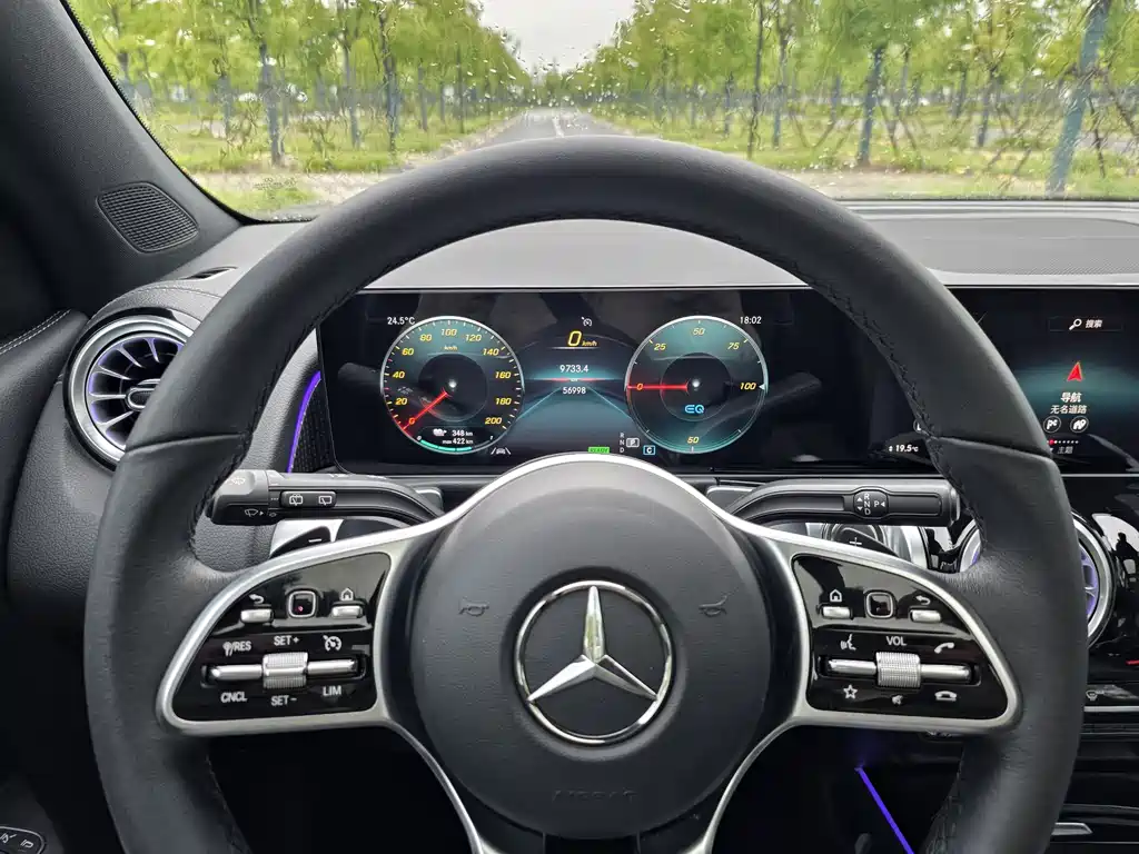 Mercedes-Benz EQB 2023 — фото 16