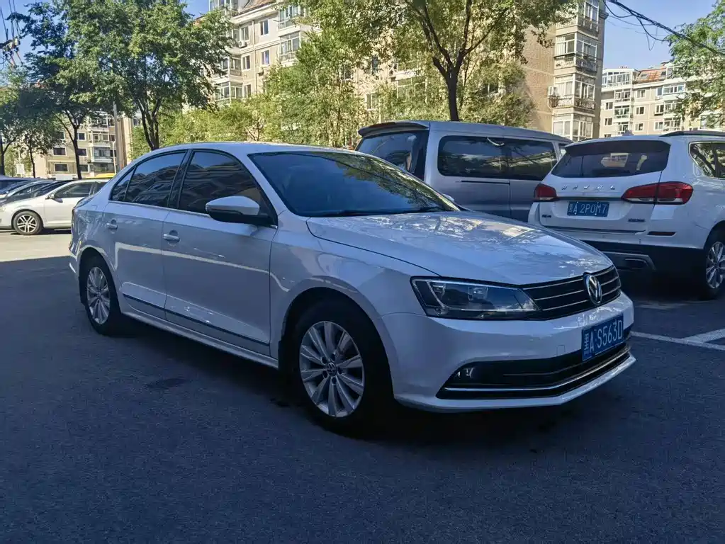 Volkswagen Sagitar 2016