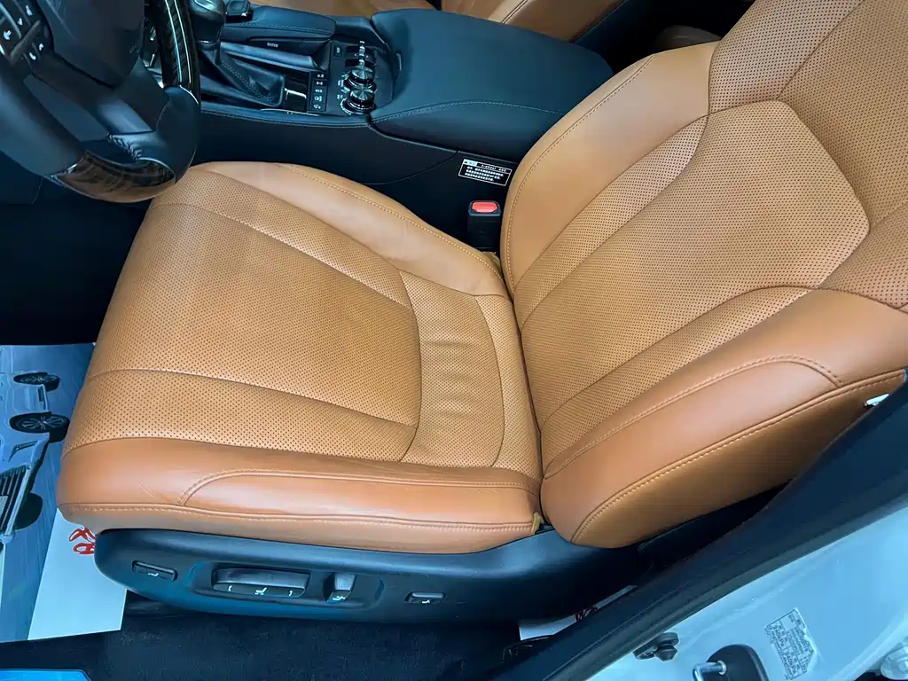 Lexus LX 2018 — фото 15