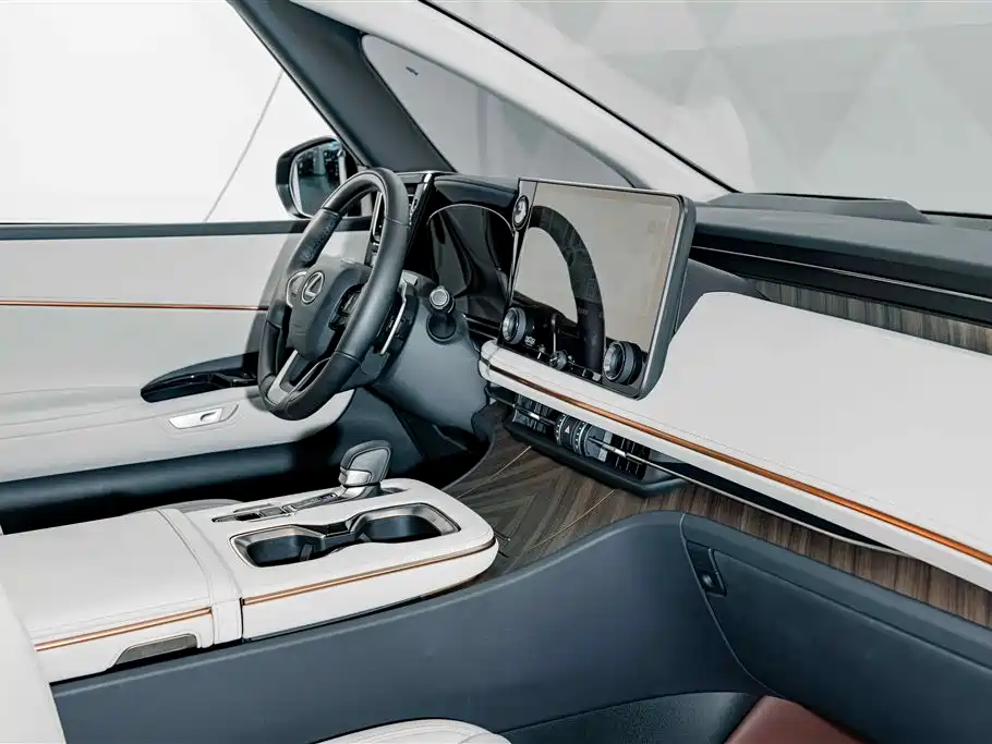 Lexus LM 2026 — фото 19
