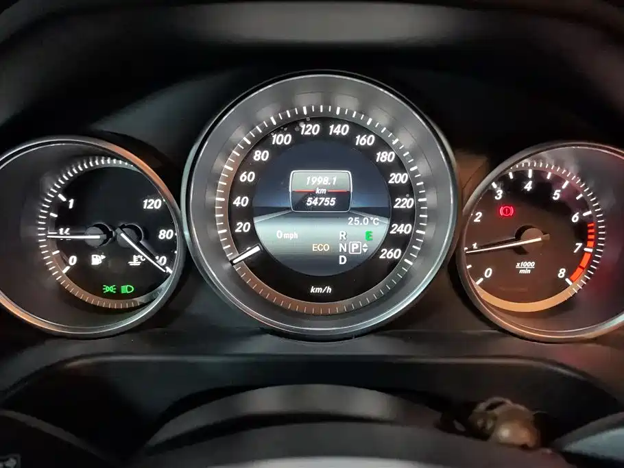Mercedes-Benz E-Class 2015 — фото 14
