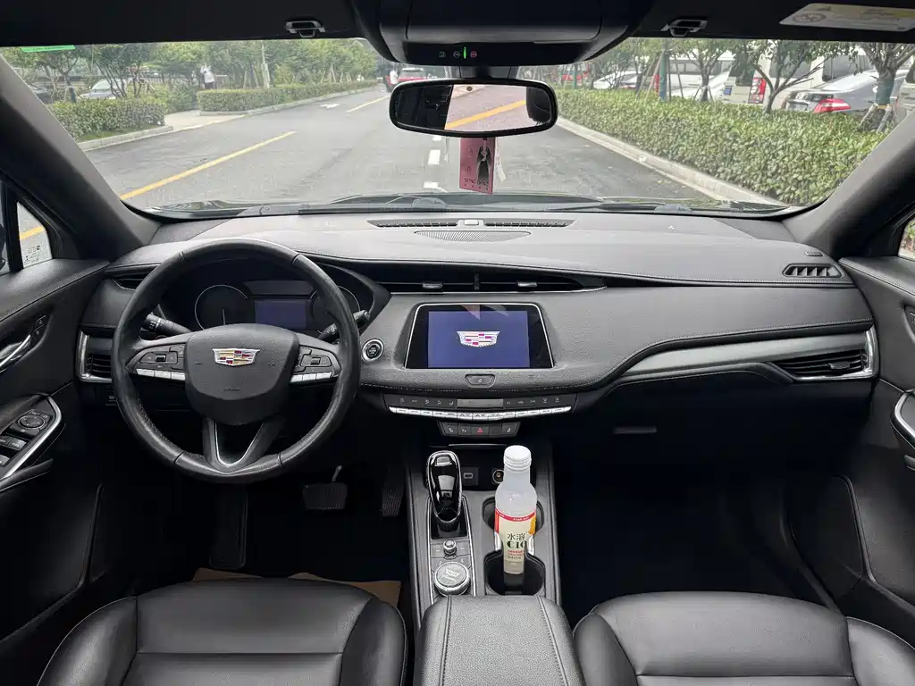 Cadillac XT4 2020 — фото 14