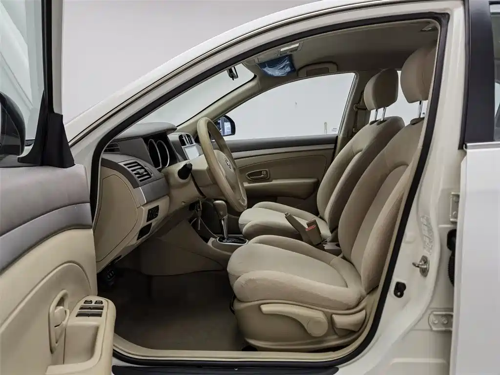 Nissan Sylphy 2019 — фото 10