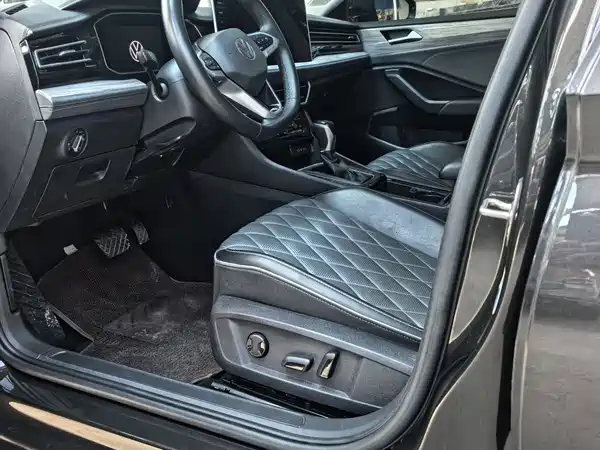 Volkswagen Sagitar 2022