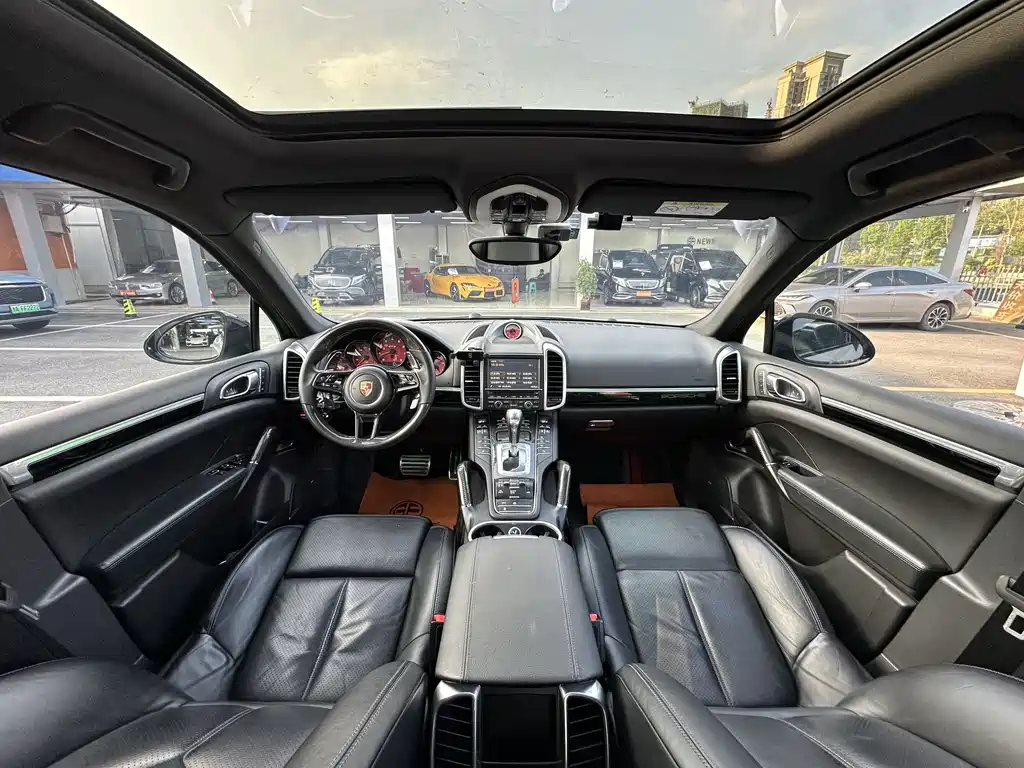 Porsche Cayenne 2015 — фото 10