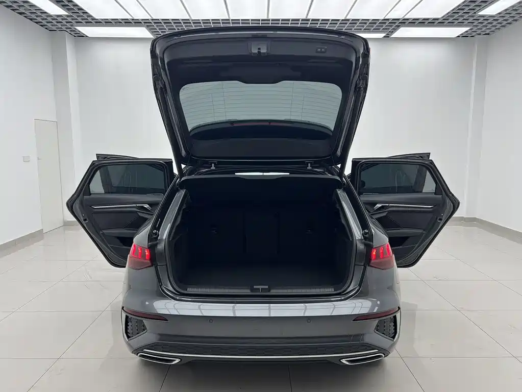 Audi A3 2023 — фото 15