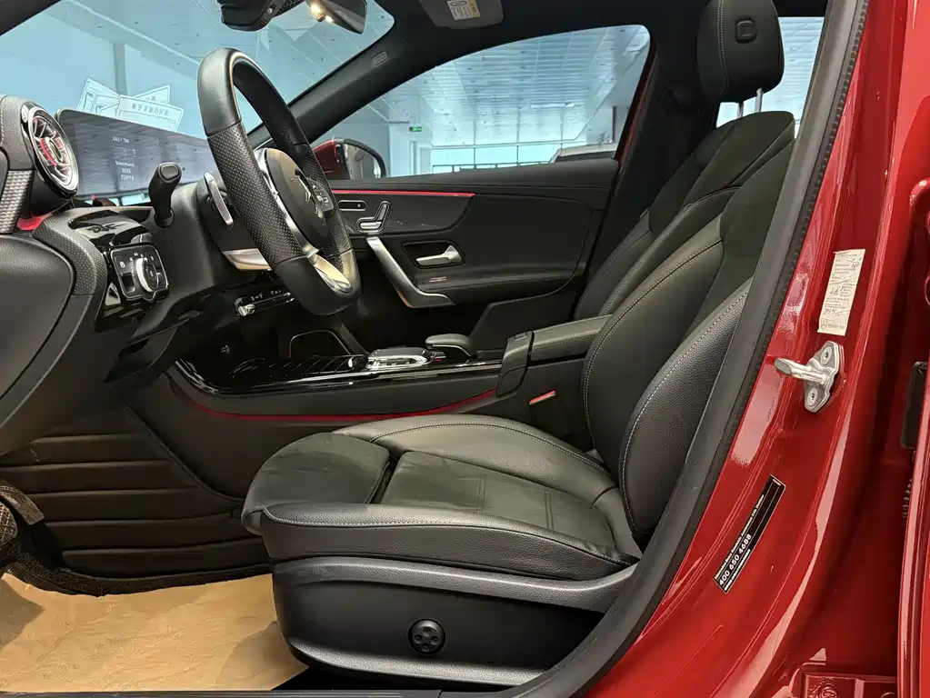 Mercedes-Benz A-Class 2018 — фото 6