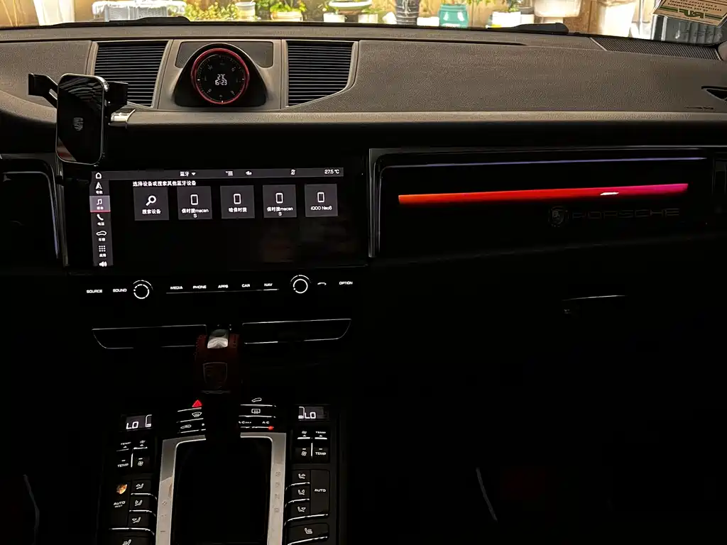 Porsche Macan 2020 — фото 36
