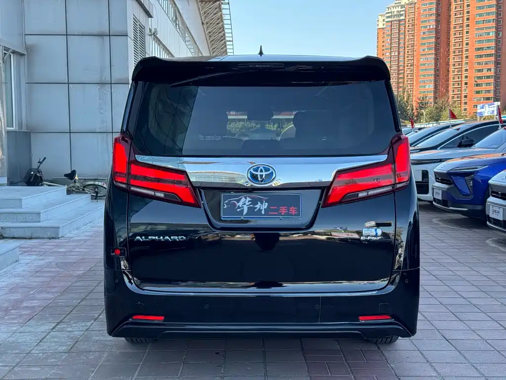 Toyota Alphard 2021 — фото 20