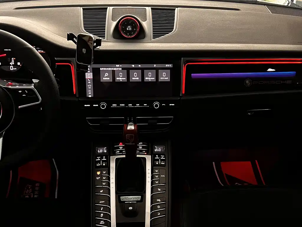 Porsche Macan 2020 — фото 48