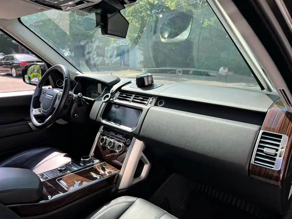 Land Rover Range Rover 2018 — фото 11