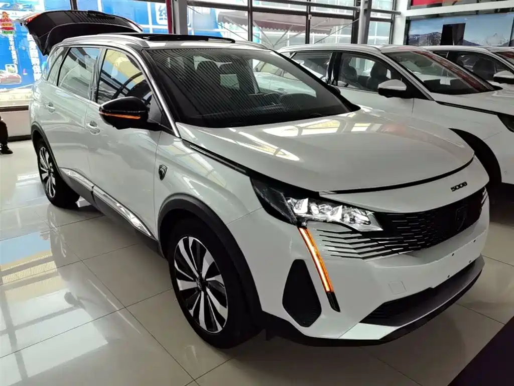 Peugeot 5008 2023 — фото 4