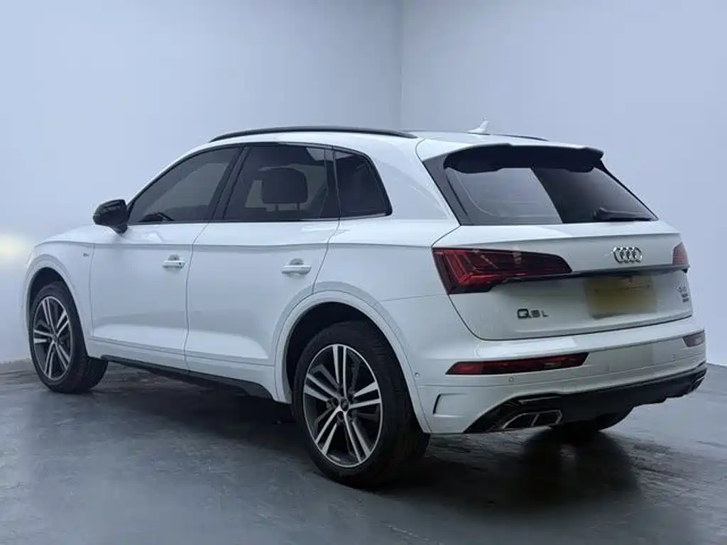 Audi Q5L 2022 — фото 8