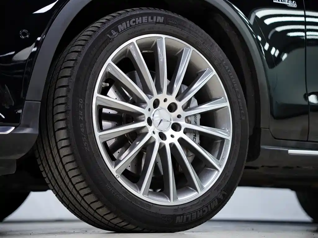 Mercedes-Benz GLC AMG 2019 — фото 18
