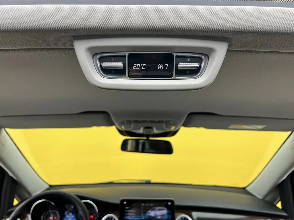 Mercedes-Benz V-Class 2021 — фото 10