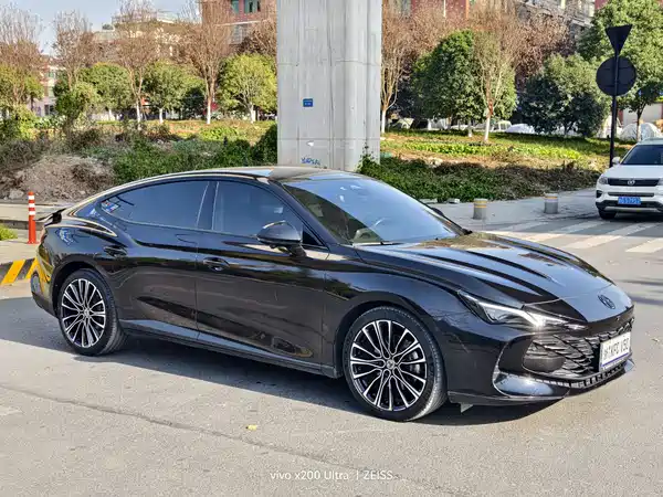 MG MG7 2023