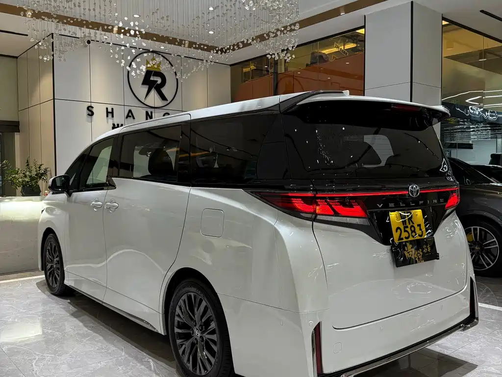 Toyota Vellfire 2025 — фото 19