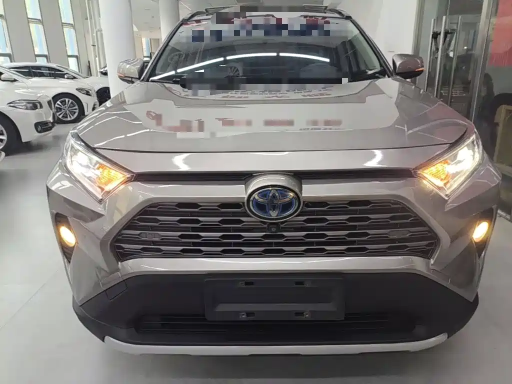 Toyota RAV4 2020 — фото 3